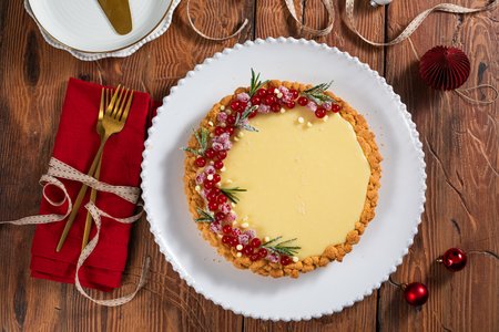White Chocolate Ganache and Redcurrant Tart
