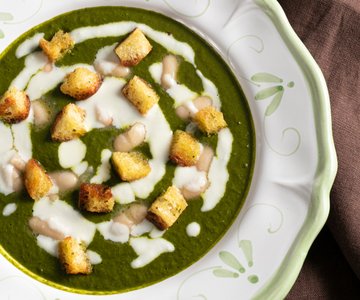 Creamy Tuscan Kale and Cannellini Bean Soup
