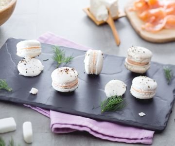 Savory macarons with salmon and dill