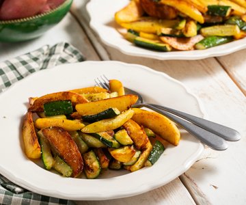 Pan-fried potatoes and zucchini