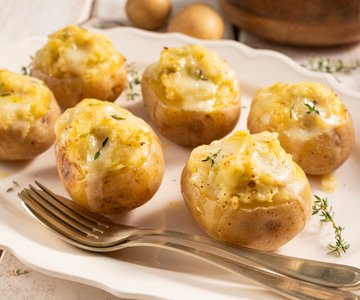 Jacket potatoes with taleggio and leeks