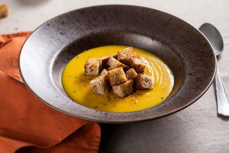 Creamy Cauliflower and Turmeric Soup