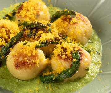 Stuffed Gnocchi with Spicy Gorgonzola, Asparagus, and Egg Yolk