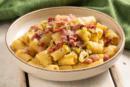 Pasta with leeks, pecorino and pancetta