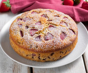 5-Minute Strawberry Cake