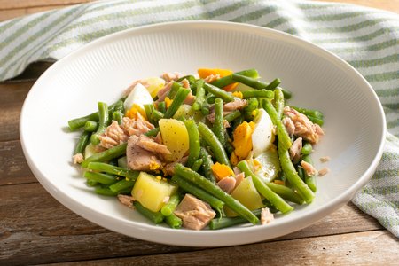 Potato, Green Beans, Tuna and Egg Salad