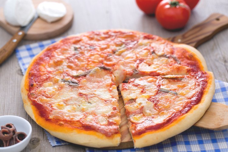 Roman Pizza: Thin, Crispy, and Completely Different